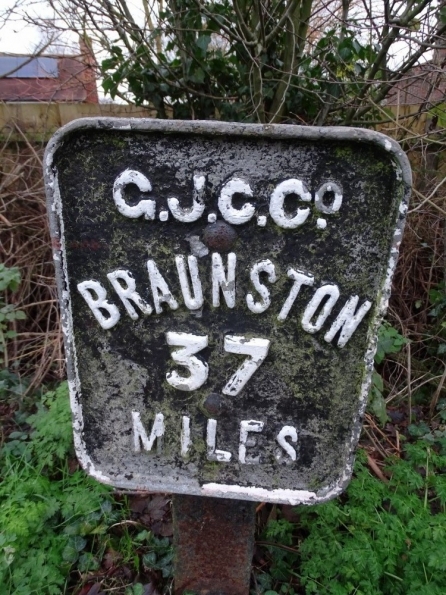 37 miles to Braunston