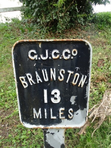 13 miles to Braunston