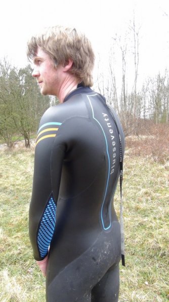 Wetsuit cycling