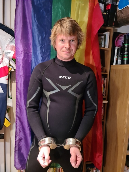 ZCCO wetsuit + Clejuso handcuffs