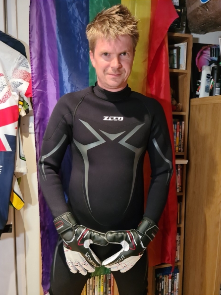 ZCCO wetsuit + Sportout Goalkeeper Gloves