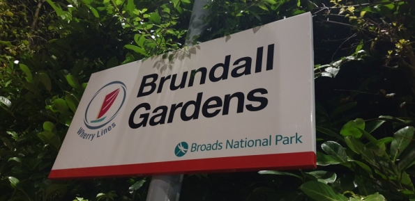 Brundall Gardens railway station