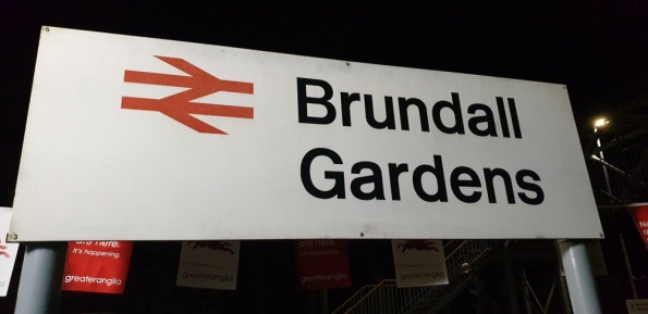 Brundall Gardens railway station