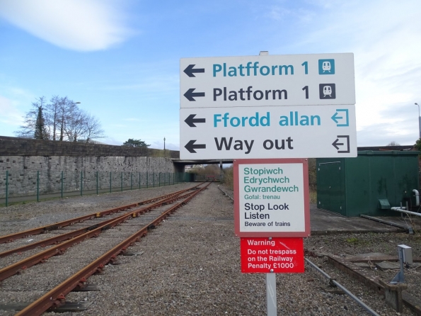 Carmarthen railway station