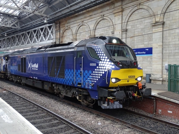 Class 68 at Edinburgh Waverley railway station