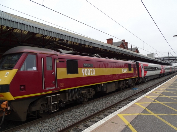 Class 90 at Grantham railway station