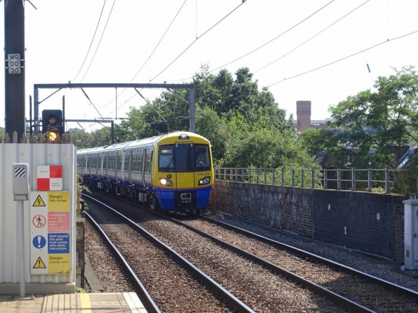 Kentish Town West railway station