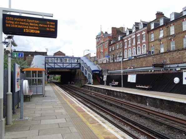 Kilburn High Road railway station