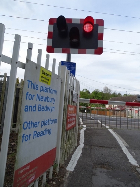 Midgham railway station