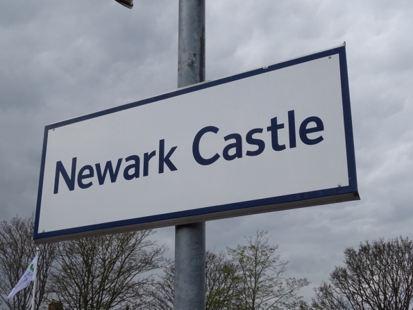 Newark Castle railway station