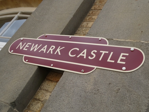 Newark Castle railway station
