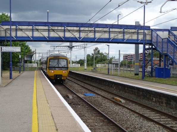 Newbury Racecourse railway station