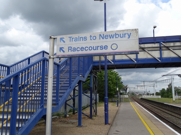 Newbury Racecourse railway station