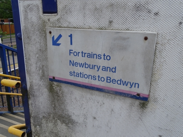 Newbury Racecourse railway station