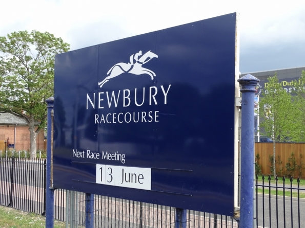 Newbury Racecourse railway station