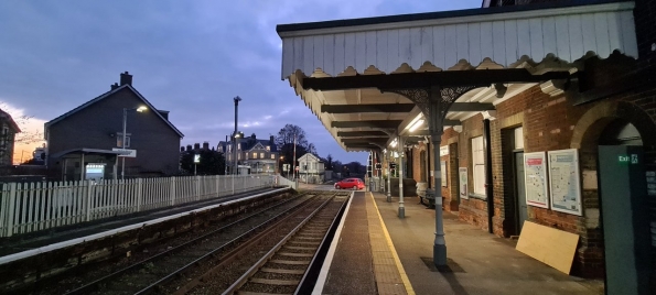 Oulton Broad North railway station