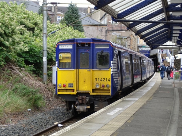 Queen's Park (Glasgow) railway station