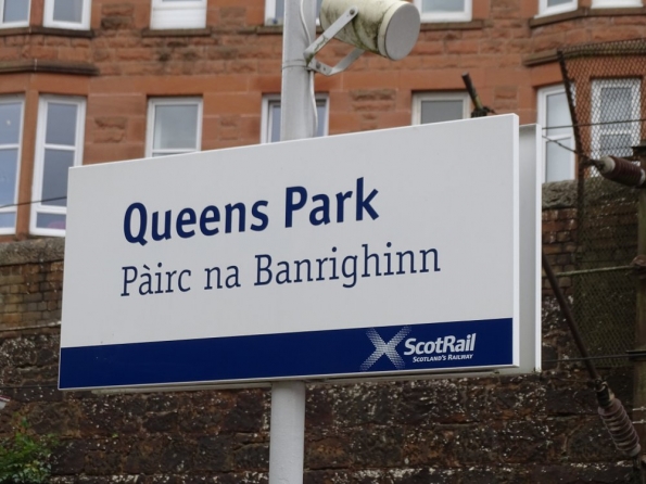 Queen's Park (Glasgow) railway station