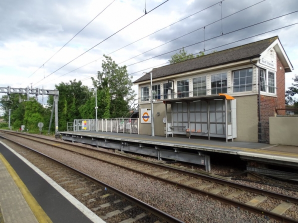 South Tottenham railway station